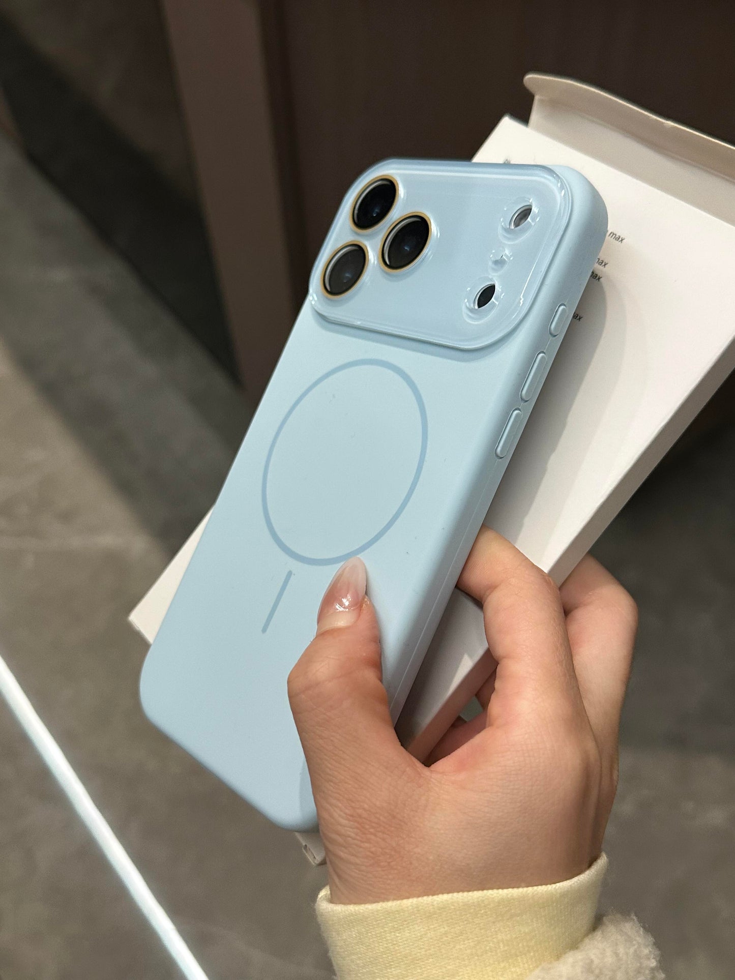 ( MagSafe ) Silicone Case with Lens Cover